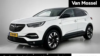 Wit Occasion 2020 Opel Grandland X Innovation SUV | € 19.940 (Eerlijke prijs)