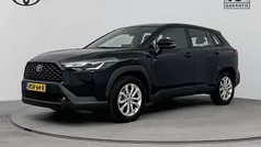 Zwart Gebruikt 2023 Toyota Corolla Cross Active SUV | € 34.900 (Eerlijke prijs)