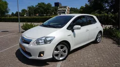 Wit Gebruikt 2011 Toyota Auris Executive Hatchback | € 9.240 (Eerlijke prijs)