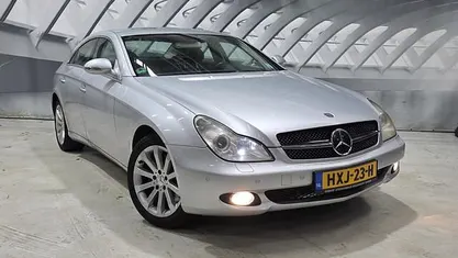 Grijs (metallic) Gebruikt 2005 Mercedes CLS500 Sedan | € 8.750 (Super prijs)