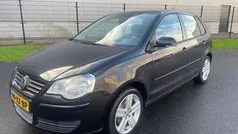 Zwart (metallic) Gebruikt 2007 VW Polo Hatchback | € 2.495 (Eerlijke prijs)