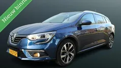 Blauw, metallic lak Gebruikt 2019 Renault Mégane GrandTour Bose Edition Stationwagen | € 14.895 (Eerlijke prijs)
