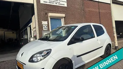 Wit (metallic) Gebruikt 2011 Renault Twingo Collection Hatchback | € 1.949 (Super prijs)