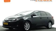 Zwart Gebruikt 2017 Toyota Auris Hybrid Stationwagen | € 15.900 (Eerlijke prijs)