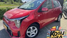 Signal red Gebruikt 2024 Kia Picanto Hatchback | € 18.200 (Eerlijke prijs)