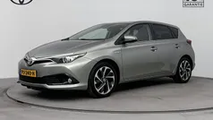 Grijs Gebruikt 2016 Toyota Auris Hybrid Limited Hatchback | € 15.445 (Eerlijke prijs)