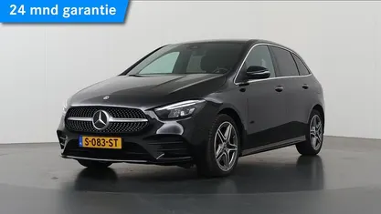 Zwart Occasion 2023 Mercedes B250e AMG line MPV | € 35.850 (Eerlijke prijs)
