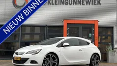 Wit Gebruikt 2012 Opel Astra GTC Sport Hatchback | € 6.445 (Eerlijke prijs)