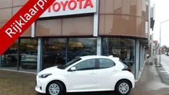 Wit Gebruikt 2021 Toyota Yaris Hybrid Active Hatchback | € 20.600 (Eerlijke prijs)