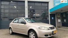 Bruin Gebruikt 2010 Chevrolet Lacetti Hatchback | € 1.450 (Eerlijke prijs)