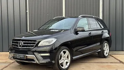 Zwart (metallic) Gebruikt 2014 Mercedes 350 AMG SUV | € 21.950 (Goede deal)