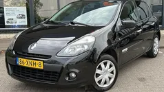 Zwart Gebruikt 2012 Renault Clio IV Authentique Hatchback | € 4.450 (Eerlijke prijs)