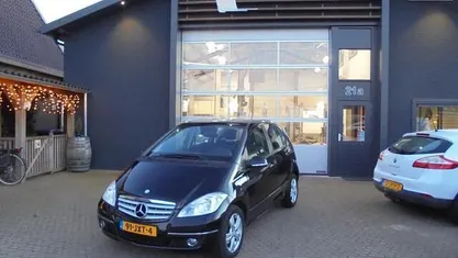 Zwart (metallic) Gebruikt 2009 Mercedes A160 Avantgarde MPV | € 2.995 (Super prijs)