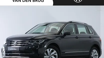Grijs Gebruikt 2022 VW Tiguan Elegance SUV | € 34.195 (Eerlijke prijs)