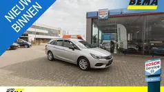 Grijs Gebruikt 2022 Opel Astra Edition Stationwagen | € 14.250 (Goede deal)