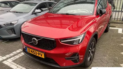 Oranje Occasion 2024 Volvo XC40 Plus SUV | € 40.895 (Eerlijke prijs)