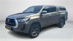 Bruin Gebruikt 2022 Toyota HiLux Premium Pickup | € 39.880 (Super prijs)