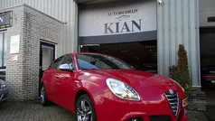 Rood Gebruikt 2014 Alfa Romeo Giulietta Hatchback | € 7.950 (Goede deal)