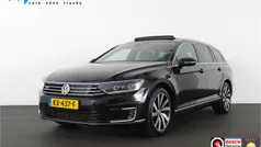 Zwart Gebruikt 2016 VW Passat Highline Stationwagen | € 16.545 (Eerlijke prijs)
