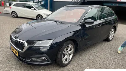Occasion Skoda Octavia Business Line 2021 Zwart Stationwagen