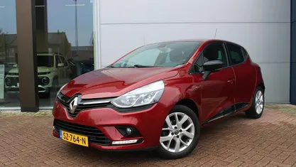 Occasion Renault Clio IV LIMITED 90 PK (66 kW) 2018 Rood Hatchback