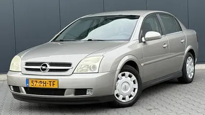 Occasion Opel Vectra Comfort 123 PK (90 kW) 2004 Grijs Sedan