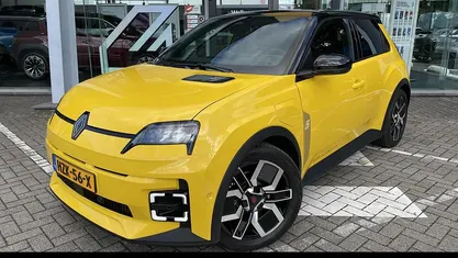 Occasion Renault R5 Komfort 110 kW (150 PK) 2025 Geel Hatchback