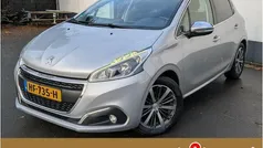 Grijs Gebruikt 2015 Peugeot 208 Allure Hatchback | € 7.500 (Eerlijke prijs)