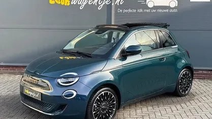 Groen Occasion 2021 Fiat 500C La Prima Cabriolet | € 19.940 (Eerlijke prijs)