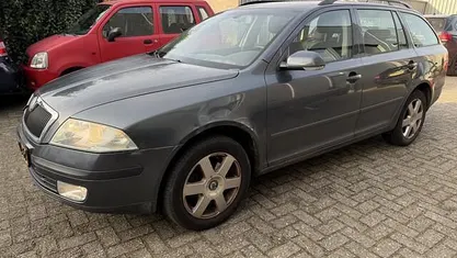 Occasion 2006 Skoda Octavia Elegance Stationwagen | € 1.250 (Super prijs)