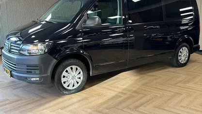 Zwart Gebruikt 2016 VW T6 Highline Van | € 16.995 (Eerlijke prijs)