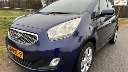 Blauw Occasion 2010 Kia Venga Hatchback | € 5.750 (Eerlijke prijs)