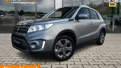 Grijs (metallic) Gebruikt 2016 Suzuki Vitara Exclusive SUV | € 15.900 (Eerlijke prijs)