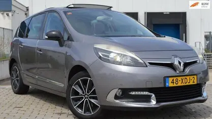Grijs Occasion 2012 Renault Grand Scénic III Bose Edition MPV | € 4.495 (Eerlijke prijs)