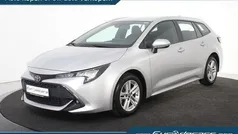 Zilver, metallic lak Gebruikt 2020 Toyota Corolla Stationwagen | € 19.500 (Eerlijke prijs)