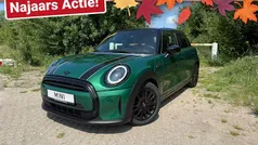 , metallic lak Gebruikt 2022 Mini Cooper Classic Hatchback | € 22.950 (Eerlijke prijs)