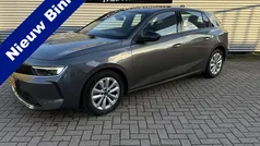 Grijs Gebruikt 2022 Opel Astra Edition Hatchback | € 19.745 (Eerlijke prijs)