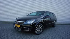 Zwart Gebruikt 2010 Opel Astra Edition Stationwagen | € 2.950 (Goede deal)