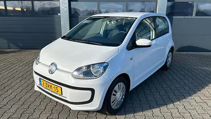 Wit Occasion 2015 VW up! move up! Hatchback | € 8.830 (Eerlijke prijs)