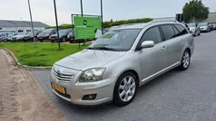 Grijs, metallic lak Gebruikt 2007 Toyota Avensis Executive Stationwagen | € 2.999 (Eerlijke prijs)