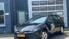 Zwart Gebruikt 2015 Toyota Auris Touring Sports Stationwagen | € 12.995 (Eerlijke prijs)