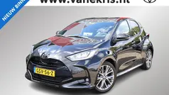 Zwart Nieuw 2024 Toyota Yaris Hybrid Executive Hatchback | € 27.945 (Super prijs)