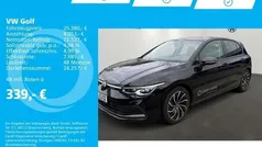 Zwart Gebruikt 2022 VW Golf VIII Active Sedan | € 25.889 (Eerlijke prijs)