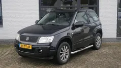 Zwart Gebruikt 2006 Suzuki Grand Vitara Exclusive SUV | € 5.950 (Eerlijke prijs)