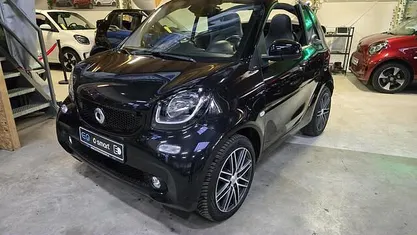 Zwart (metallic) Occasion 2018 Smart ForTwo Electric Drive Prime Cabriolet | € 10.950 (Eerlijke prijs)