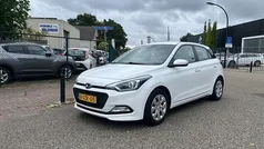 Wit Gebruikt 2015 Hyundai i20 Hatchback | € 8.950 (Eerlijke prijs)