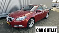 Rood, metallic lak Gebruikt 2009 Opel Insignia Executive Stationwagen | € 4.950 (Super prijs)