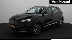 Zwart Gebruikt 2023 MG ZS Luxury Sedan | € 27.995 (Eerlijke prijs)