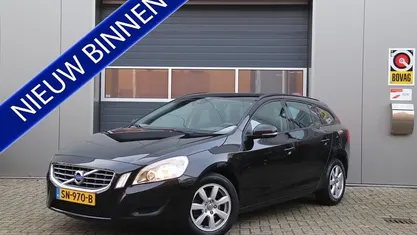 Zwart Gebruikt 2018 Volvo V60 Kinetic Stationwagen | € 5.995 (Super prijs)