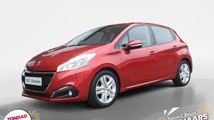 Rouge elixir met. (rood metallic) Gebruikt 2019 Peugeot 208 Signature Sky Hatchback | € 9.940 (Eerlijke prijs)